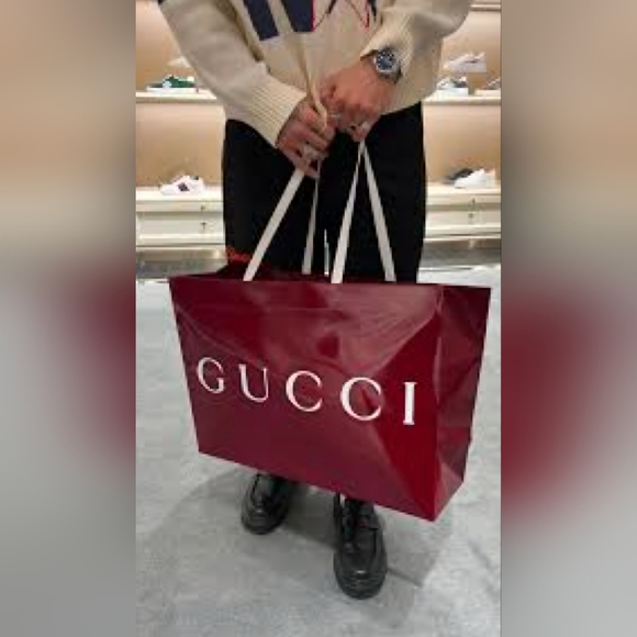 🔥EUC 2024 AUTHENTIC GUCCI SHOPPING BAGS - Picture 3 of 12
